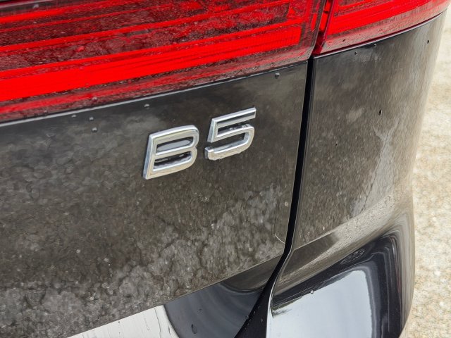 Used 2023 Volvo XC60 B5 Core w/ Climate Package FWD image 14