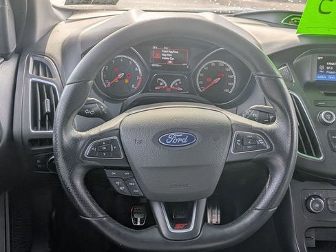 Used 2017 Ford Focus ST image 12