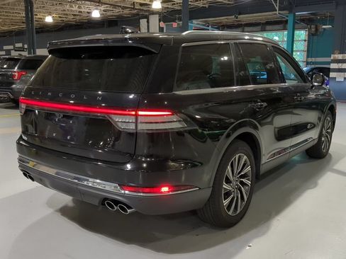 Used 2025 Lincoln Aviator AWD image 8