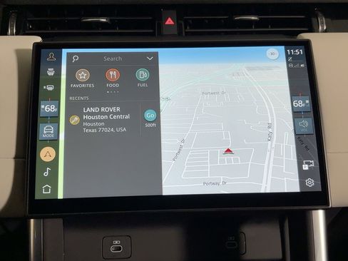 Certified 2024 Land Rover Discovery Sport S image 24