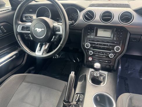 Used 2018 Ford Mustang GT RWD image 15