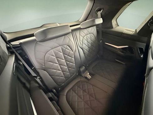 Used 2026 BMW X7 xDrive40i w/ M Sport Package image 28