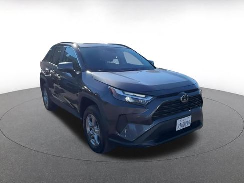 Used 2025 Toyota RAV4 XLE image 3