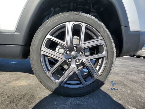 New 2026 Jeep Compass Limited image 9