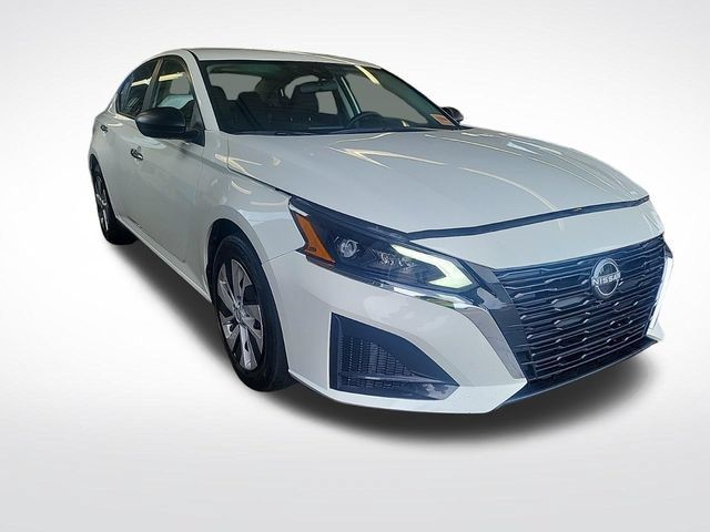 Used 2024 Nissan Altima 2.5 S FWD image 8