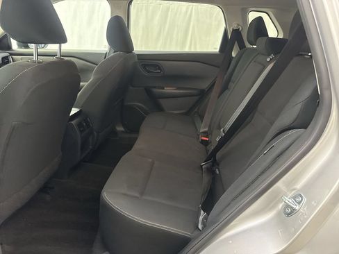 Used 2024 Nissan Rogue S FWD image 11