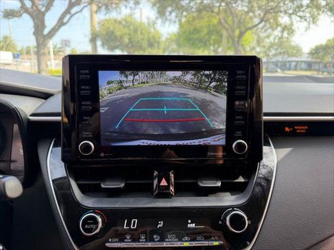 Used 2022 Toyota Corolla LE FWD image 21