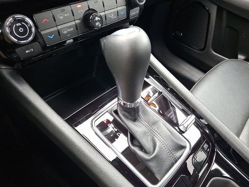 Certified 2024 Jeep Compass Limited w/ High Altitude Package image 15