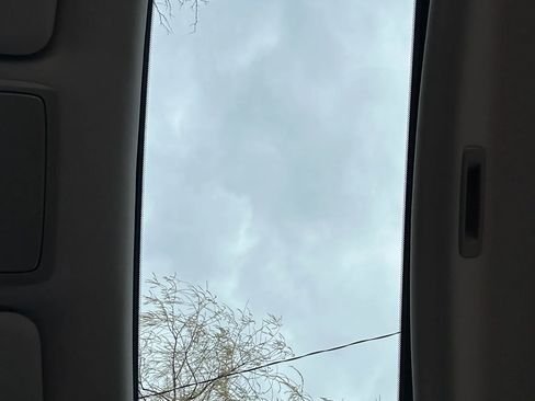 Used 2010 Honda Accord EX-L image 19