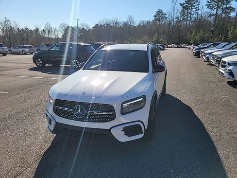 Used 2025 Mercedes-Benz GLB 250 image 3