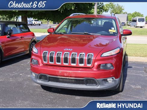 Used 2016 Jeep Cherokee Latitude w/ Comfort & Sound Group FWD image 8