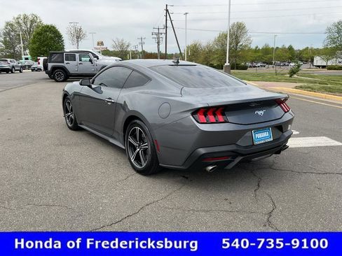 Used 2025 Ford Mustang Coupe image 4