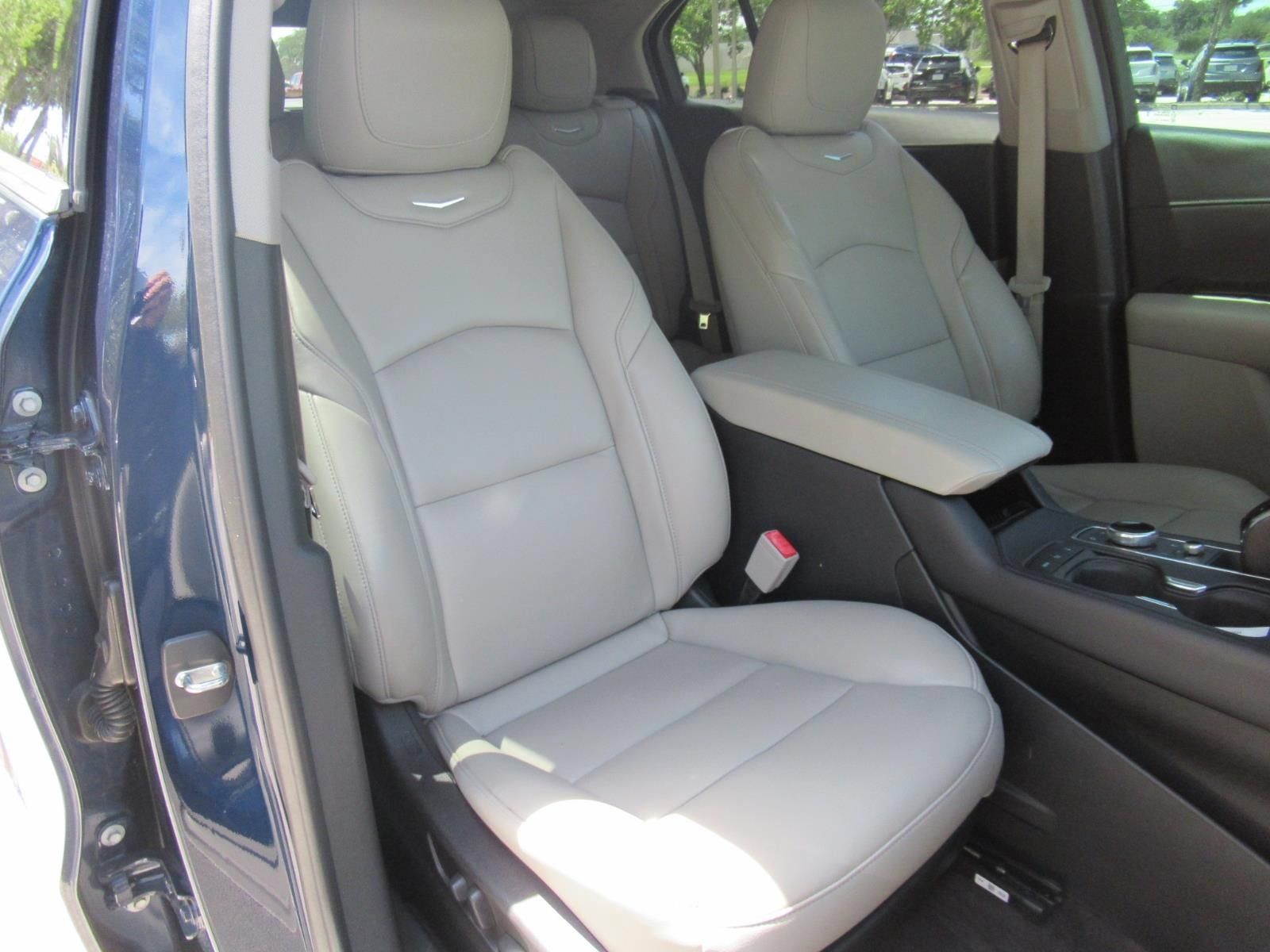 Used 2020 Cadillac XT4 Premium Luxury w/ Driver Awareness Package FWD image 8