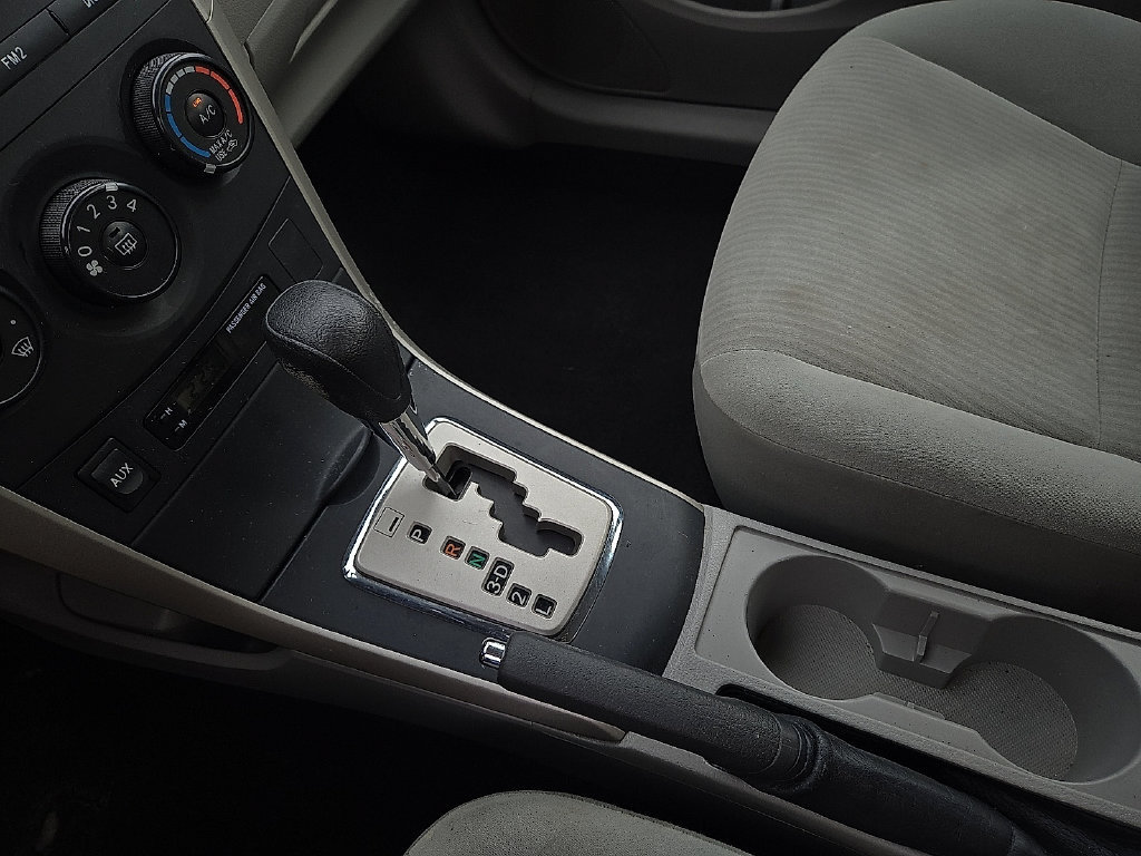 Used 2010 Toyota Corolla LE w/ All Weather Guard Pkg FWD image 20