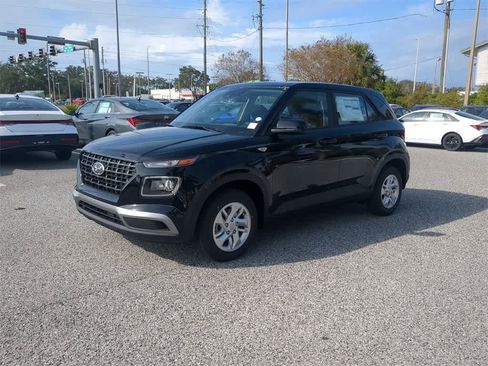 New 2026 Hyundai Venue SE image 2