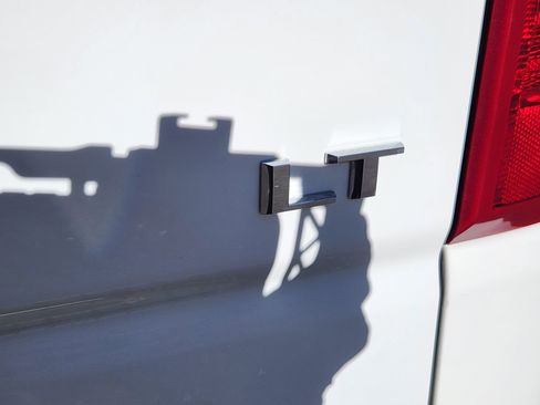 Used 2021 Chevrolet Silverado 1500 LT image 17