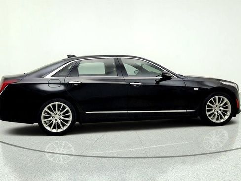 Used 2018 Cadillac CT6 Luxury AWD/4WD image 4