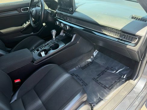 Used 2025 Honda Civic Sport image 30