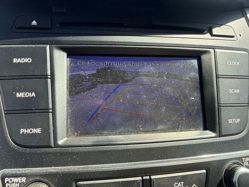 Used 2017 Hyundai Santa Fe Sport FWD image 30