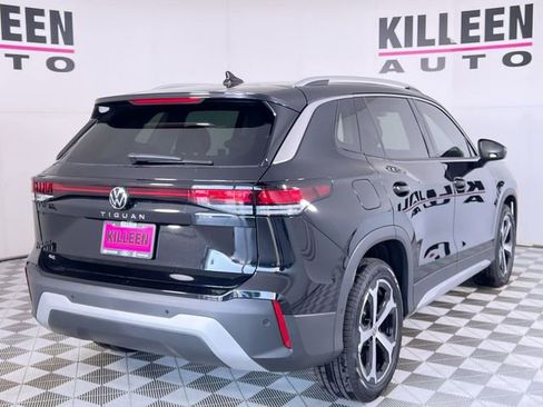 New 2025 Volkswagen Tiguan SE image 7