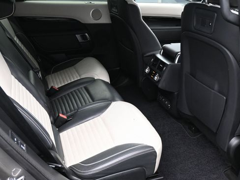 Used 2022 Land Rover Discovery HSE R-Dynamic image 9