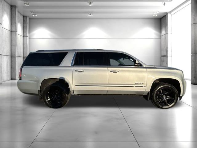 Used 2018 GMC Yukon XL Denali AWD/4WD image 9