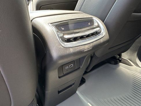 Used 2025 Cadillac XT6 Sport w/ Technology Package image 20