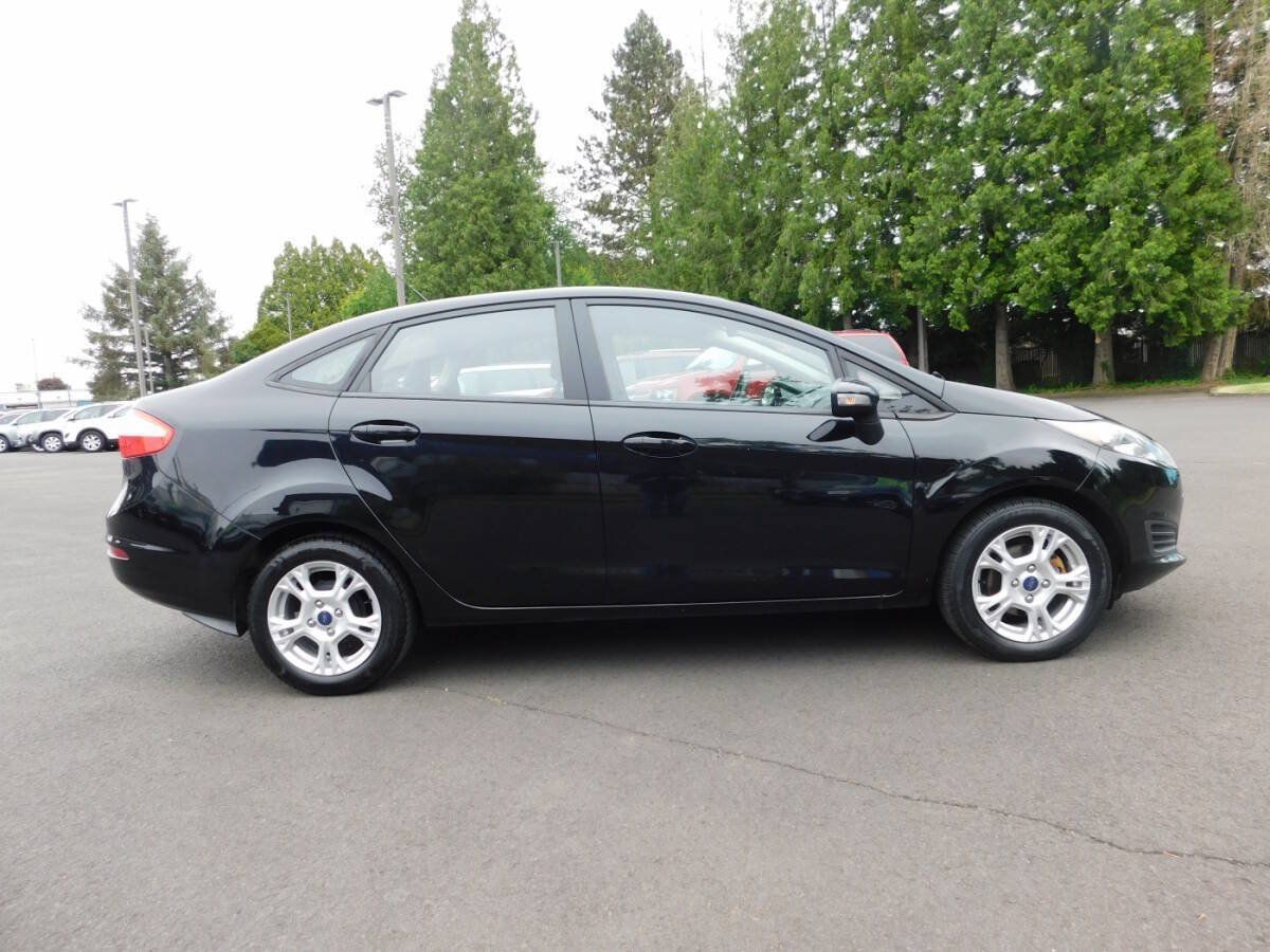 Used 2016 Ford Fiesta SE FWD image 16