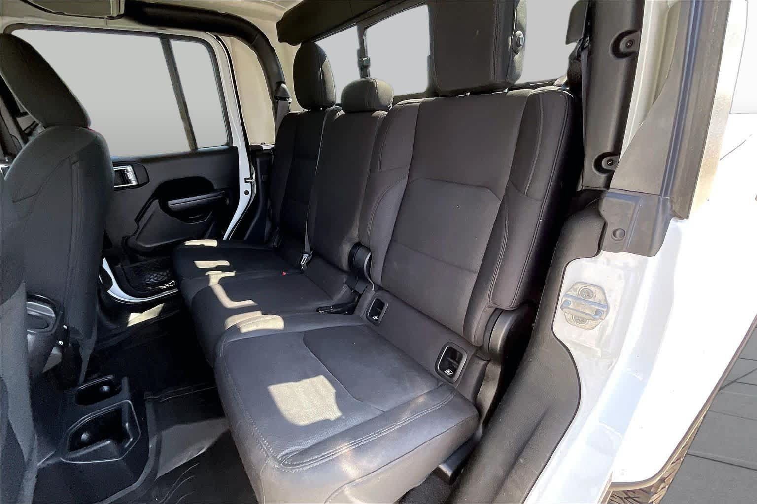 Used 2022 Jeep Gladiator Sport AWD/4WD image 19