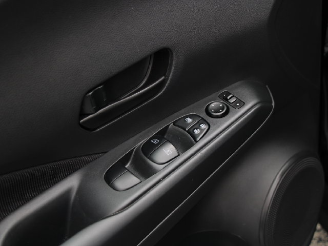 Certified 2025 Nissan Kicks Play S FWD image 13