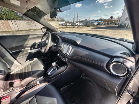 Used 2018 Nissan Kicks SR w/ Premium Package image 28