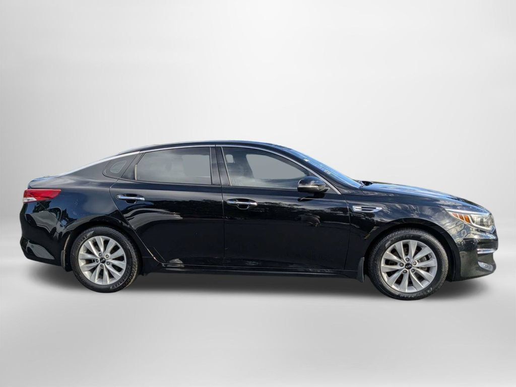 Used 2017 Kia Optima EX w/ Premium Package FWD image 3