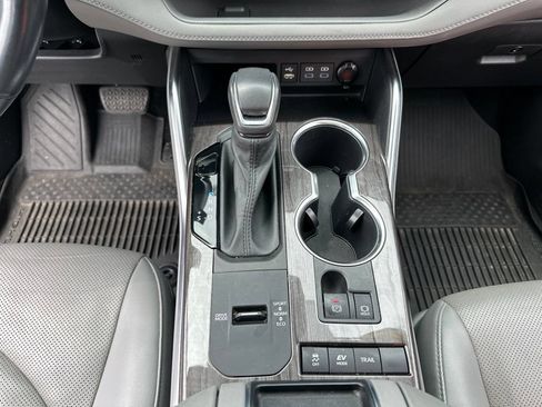Used 2022 Toyota Highlander Limited AWD/4WD image 53