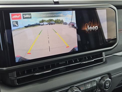 New 2025 Jeep Gladiator Rubicon image 12