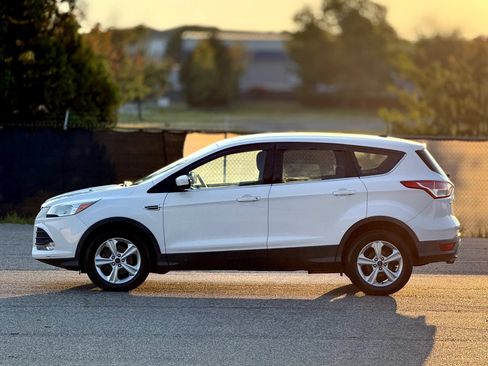 Used 2015 Ford Escape SE FWD image 8