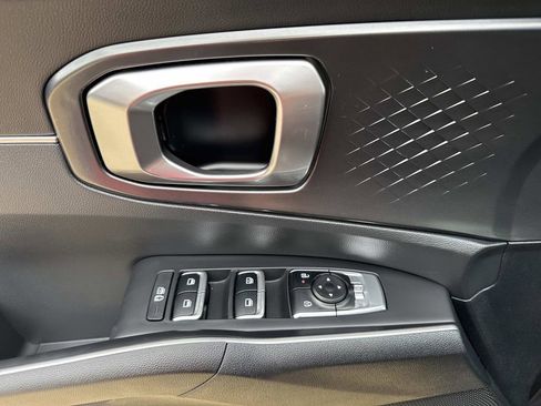Used 2025 Kia Sorento EX w/ Panoramic Sunroof Package FWD image 21