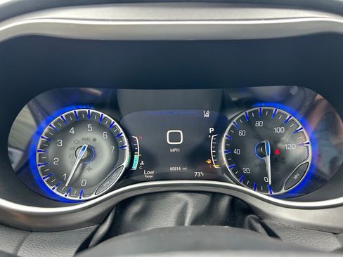 Used 2022 Chrysler Pacifica Touring-L FWD image 19