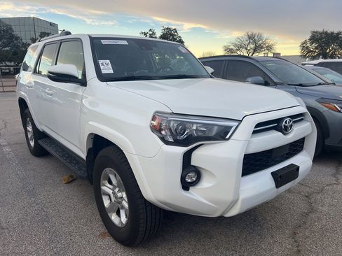 Used 2024 Toyota 4Runner SR5 Premium image 3