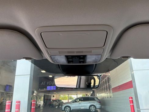 Used 2025 Honda Odyssey Touring image 18