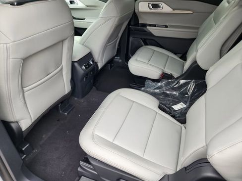 New 2026 Ford Explorer Active w/ Active Comfort Package RWD image 30