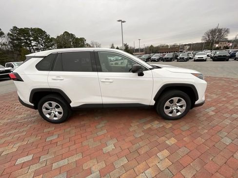 Used 2022 Toyota RAV4 LE FWD image 36
