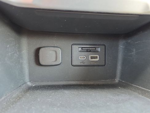 Used 2021 GMC Acadia SLT w/ Technology Package FWD image 26