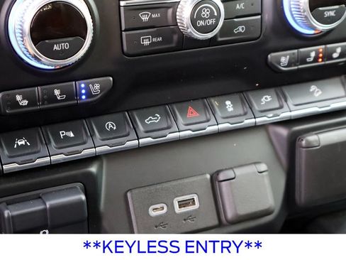 Used 2021 GMC Sierra 1500 AT4 w/ AT4 Premium Package AWD/4WD image 11