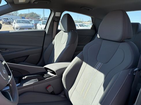 New 2026 Hyundai Elantra Sport image 5