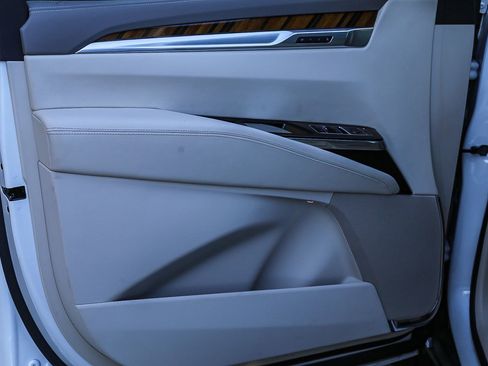 Used 2025 Cadillac Escalade ESV Sport Platinum w/ LPO, Floor Liner Package AWD/4WD image 19