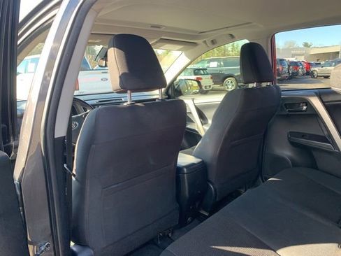Used 2017 Toyota RAV4 XLE image 18