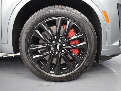 Used 2024 Cadillac XT6 Sport image 8