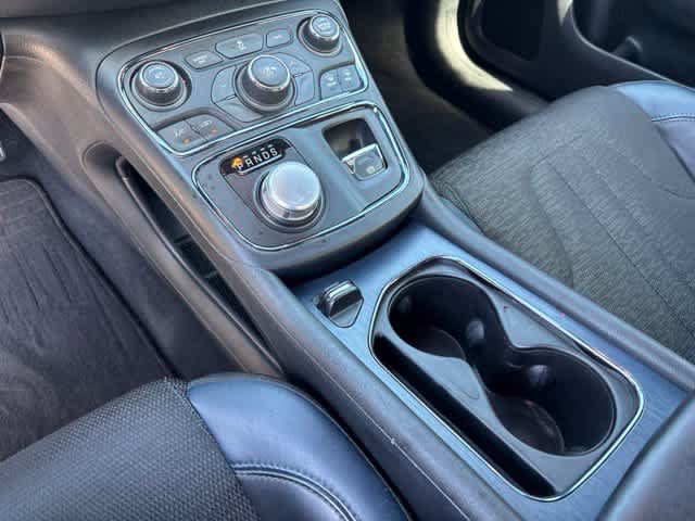 Used 2015 Chrysler 200 S FWD image 16
