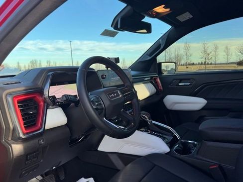 Used 2024 GMC Canyon AT4X w/ AT4X AEV Edition image 8