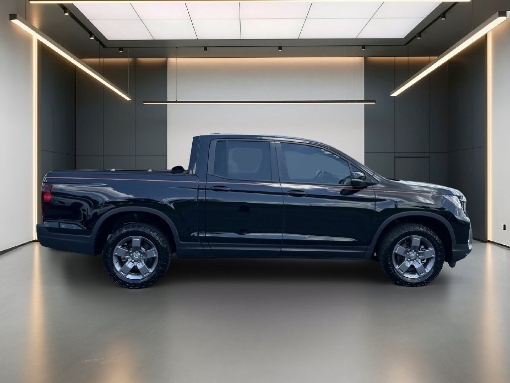 Used 2025 Honda Ridgeline TrailSport image 7